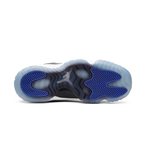 Jordan 11 Low - Picture 4 of 12